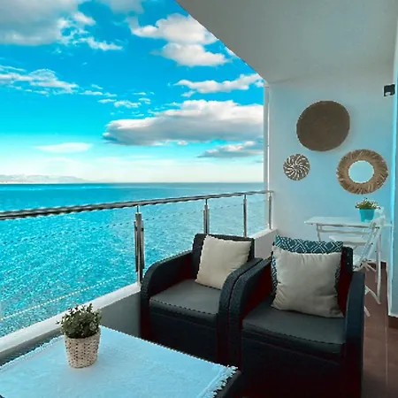 Апартаменты Amazing Frontline Sea Views Castillo Del Vigia Торремолинос