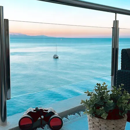Апартаменты Amazing Frontline Sea Views Castillo Del Vigia *